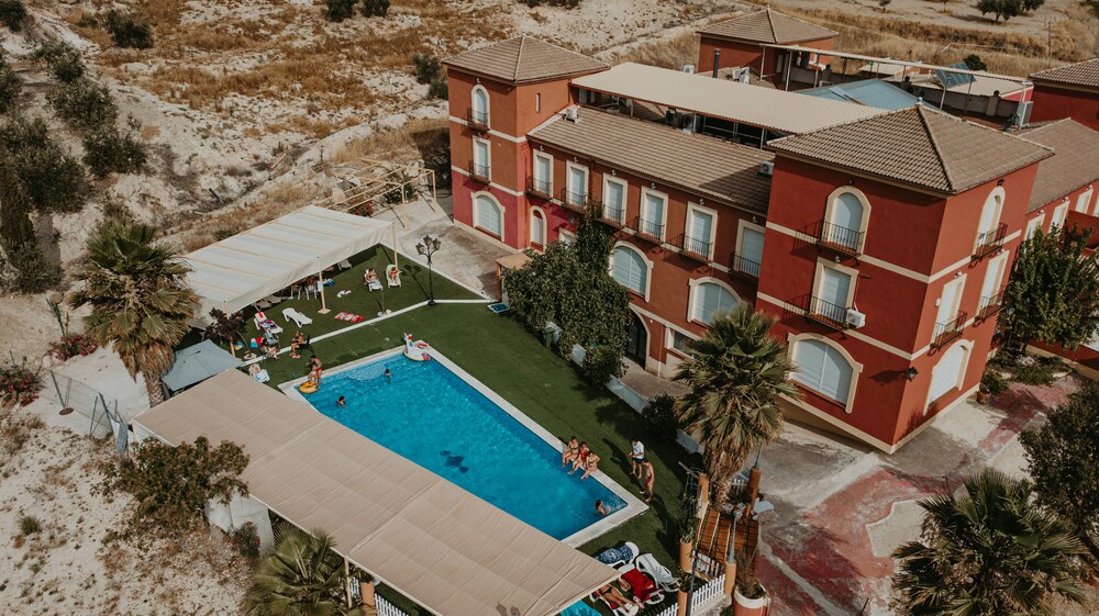 Complejo turístico y alojamientos Fuente de la Salud — 4-Star Luxury Hotel in Baena, Spain