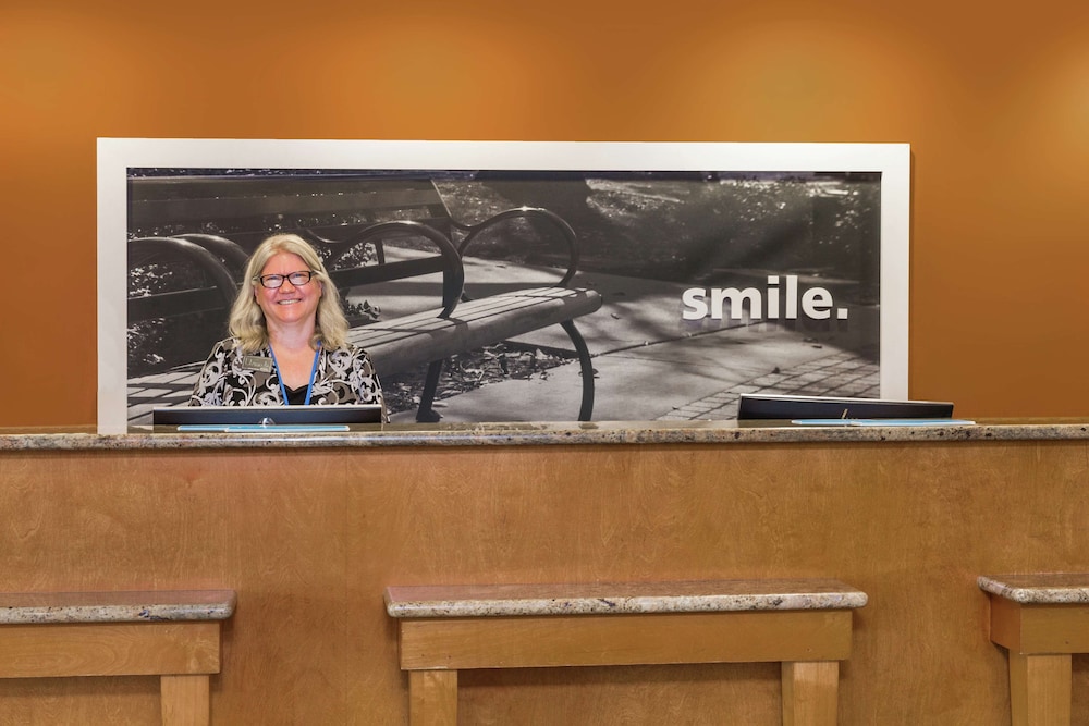 Hampton Inn Petersburg Southpark Mall - photo 2