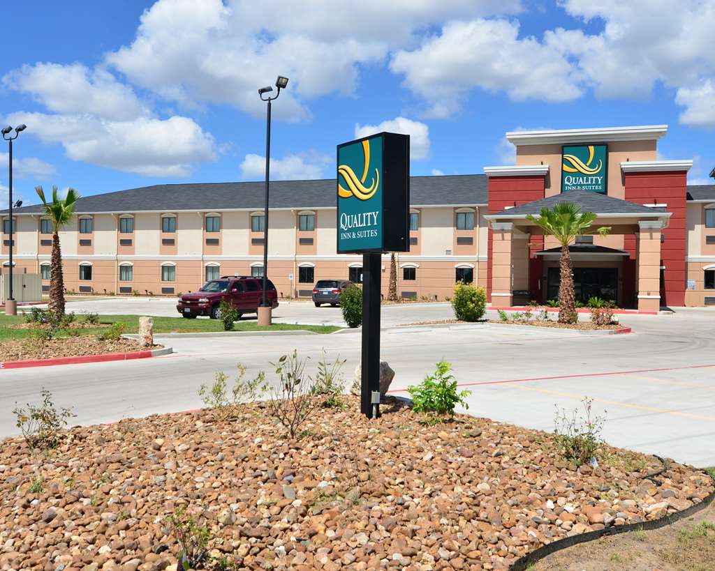 Quality Inn & Suites Kenedy Karnes City — hotel in Kenedy