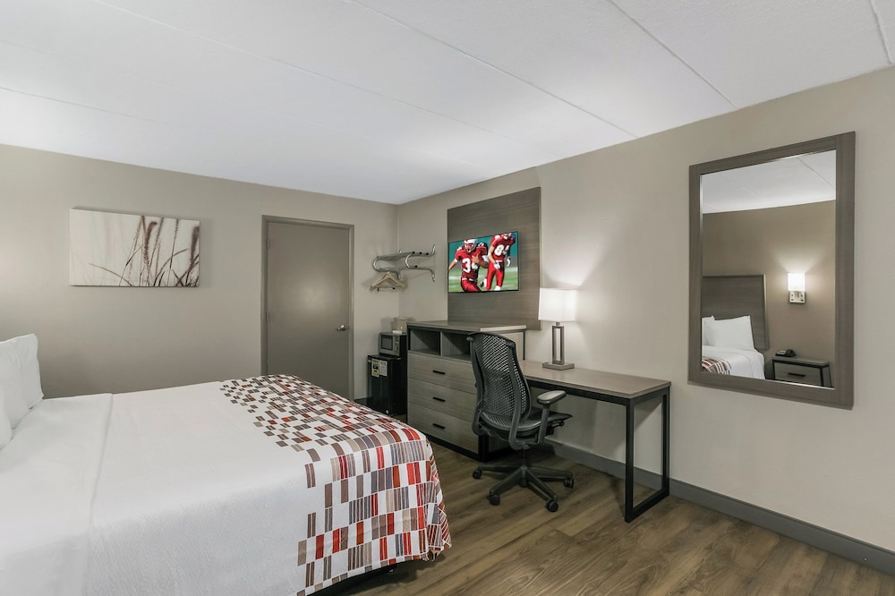 Red Roof Inn Baltimore - photo 8