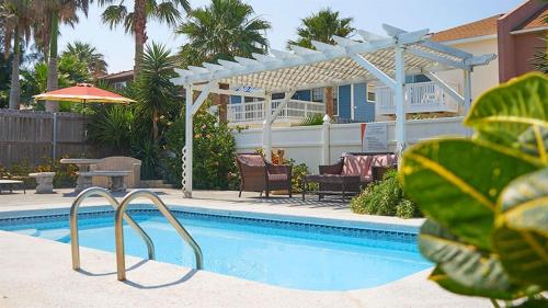 Casa Malbec C Seconds to the Beach — 4-Star Luxury Hotel in South Padre Island, United States
