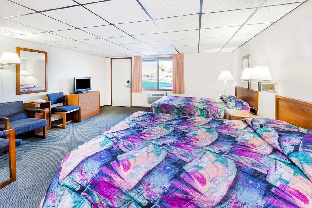 Knights Inn Mackinaw City - photo 5