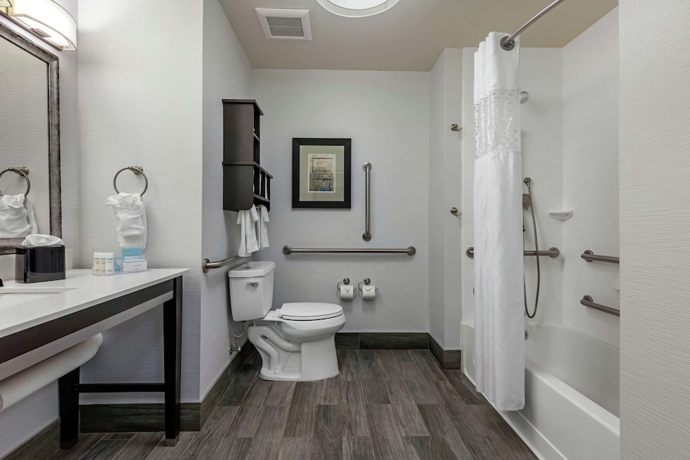 Hampton Inn & Suites Columbus - photo 34