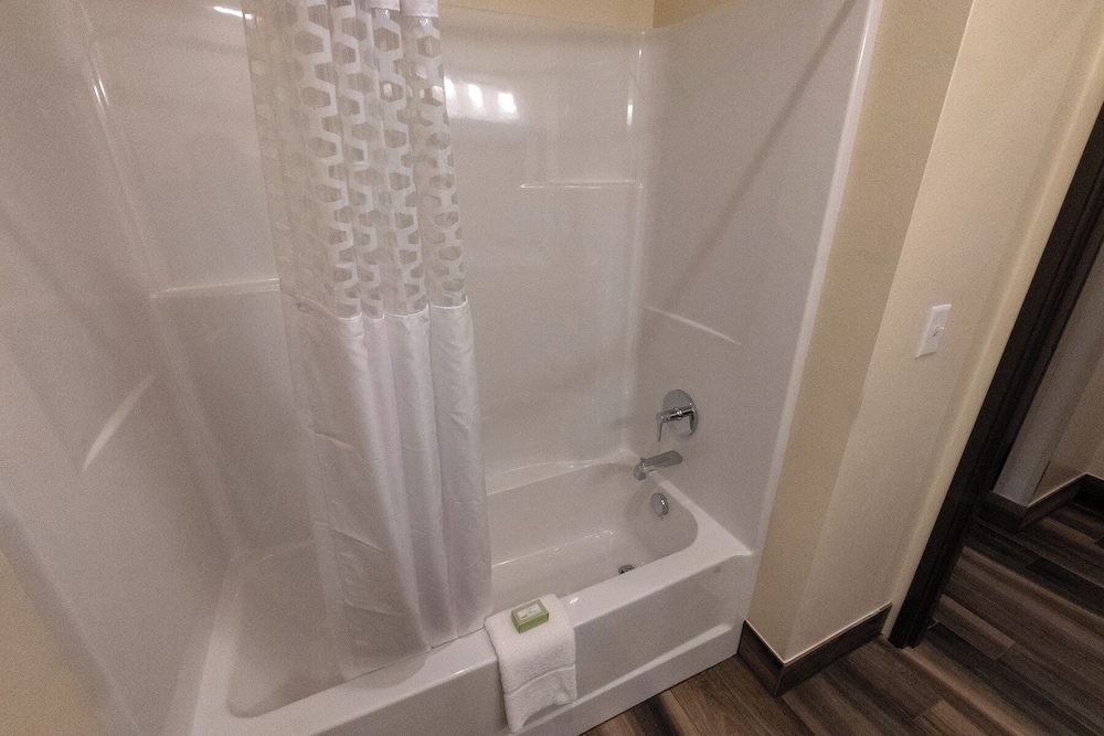 Cobblestone Inn & Suites Sheldon - photo 26
