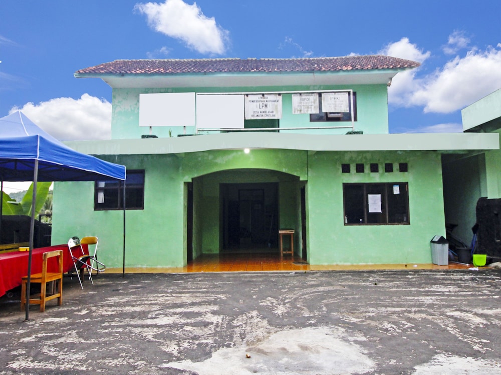 Hotel O Desa Wisata NangelasariNearPasir Tulang in Tasikmalaya, Indonesia