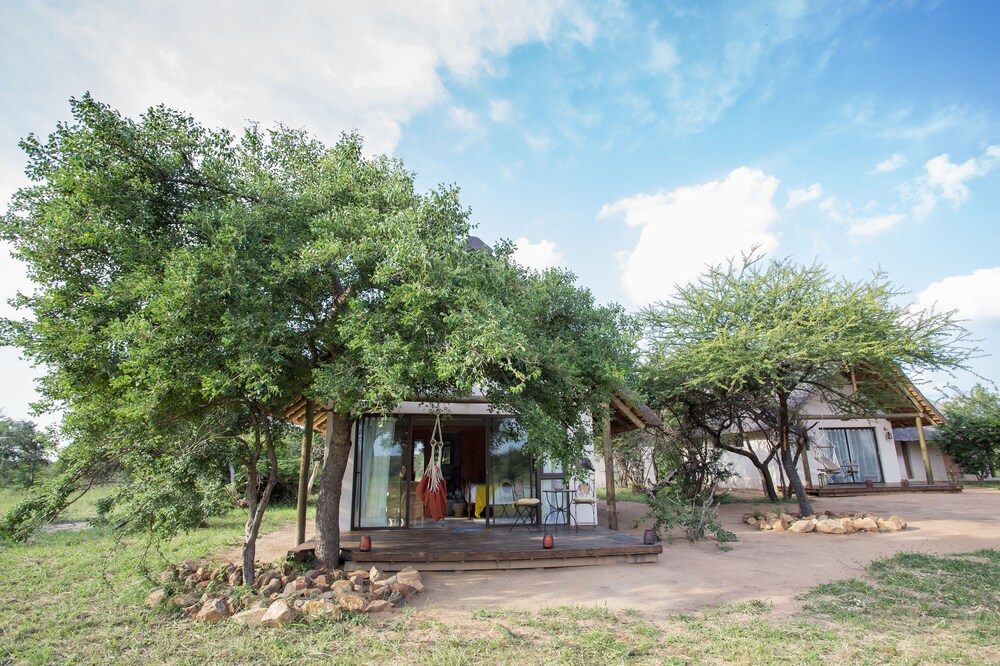 Nyumbani Estate Bush Lodge All Inclusive in Hoedspruit, South Africa