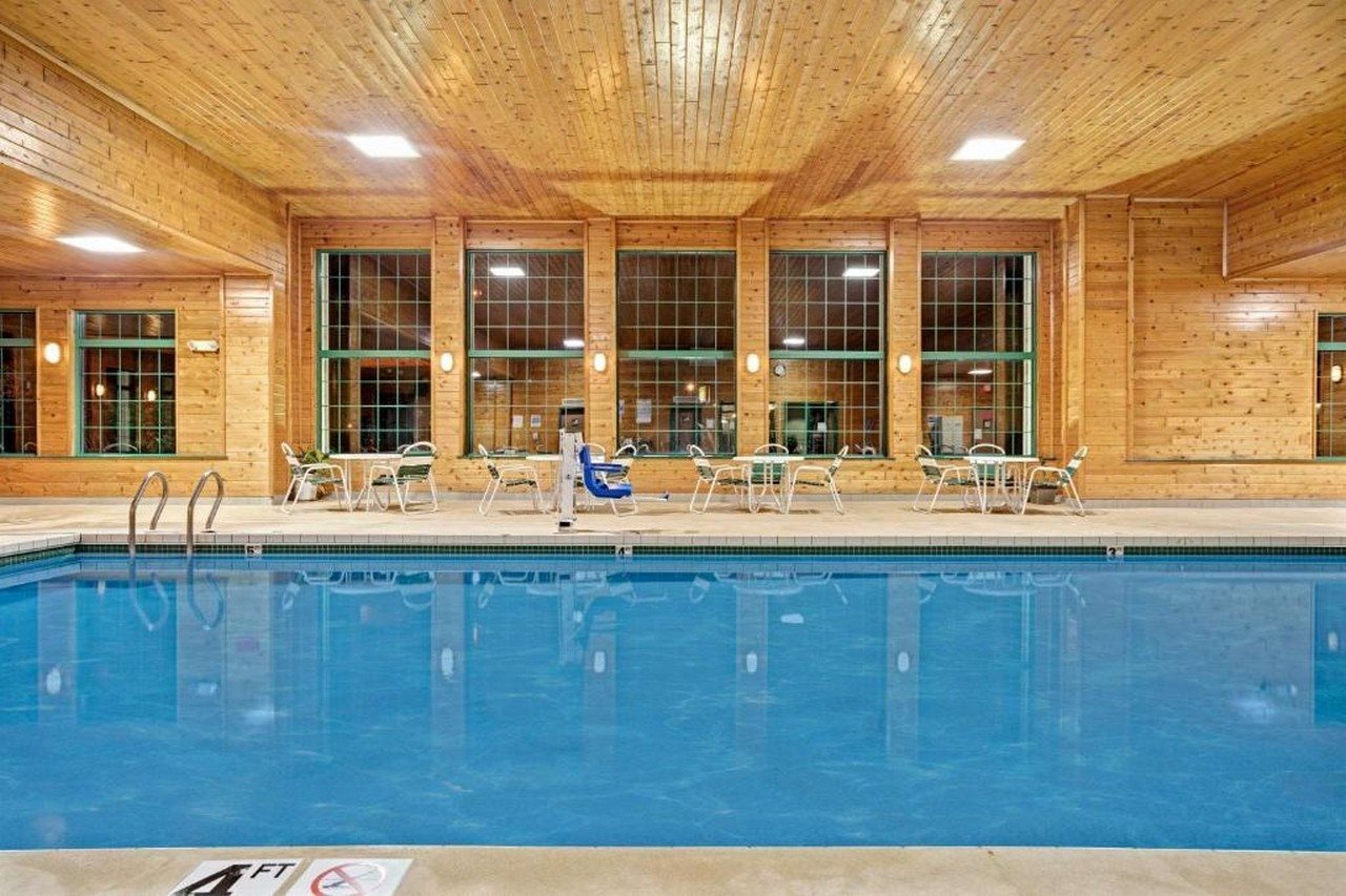 Super 8 by Wyndham Hudson - photo 6