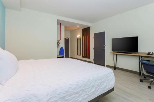 Tru by Hilton Amarillo West - photo 12