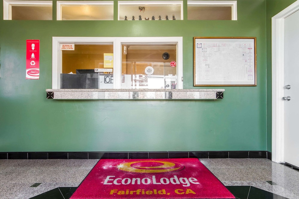 Econo Lodge Fairfield - photo 4