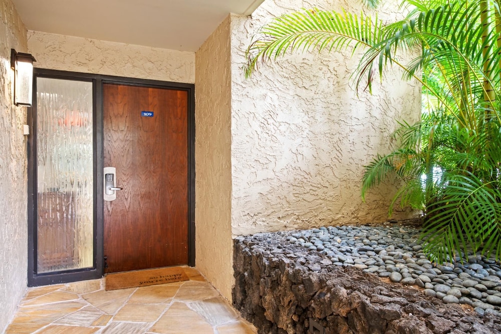 K B M Resorts POL 109 Expansive 2Bd ocean front resort easy access steps to beach - photo 32