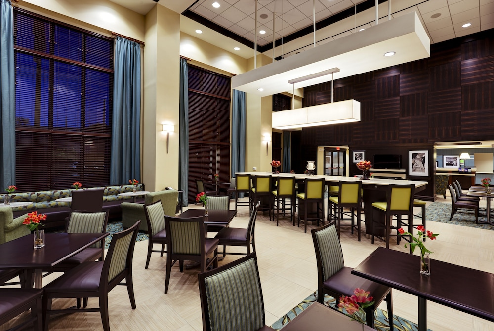 Hampton Inn & Suites Mahwah - photo 3