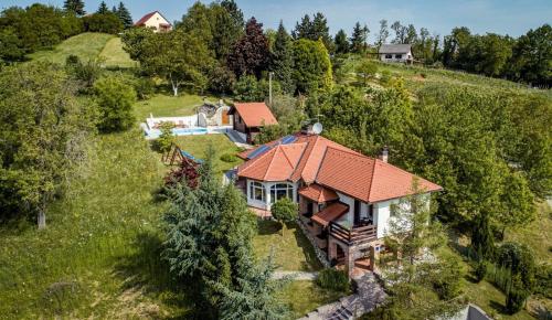 Beautiful Home In Varazdin Breg — 4-Star Luxury Hotel in Remetinec, Croatia