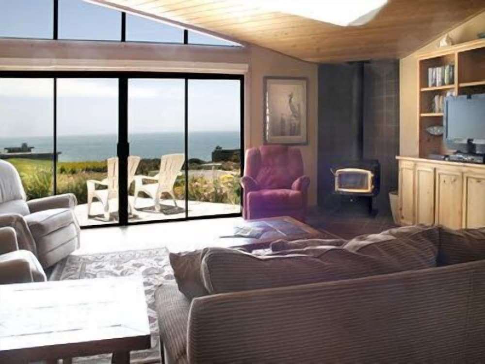 Bodega Harbor Inn - photo 17