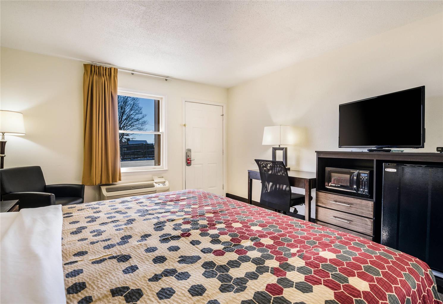 Econo Lodge Glade Springs I 81 - photo 19