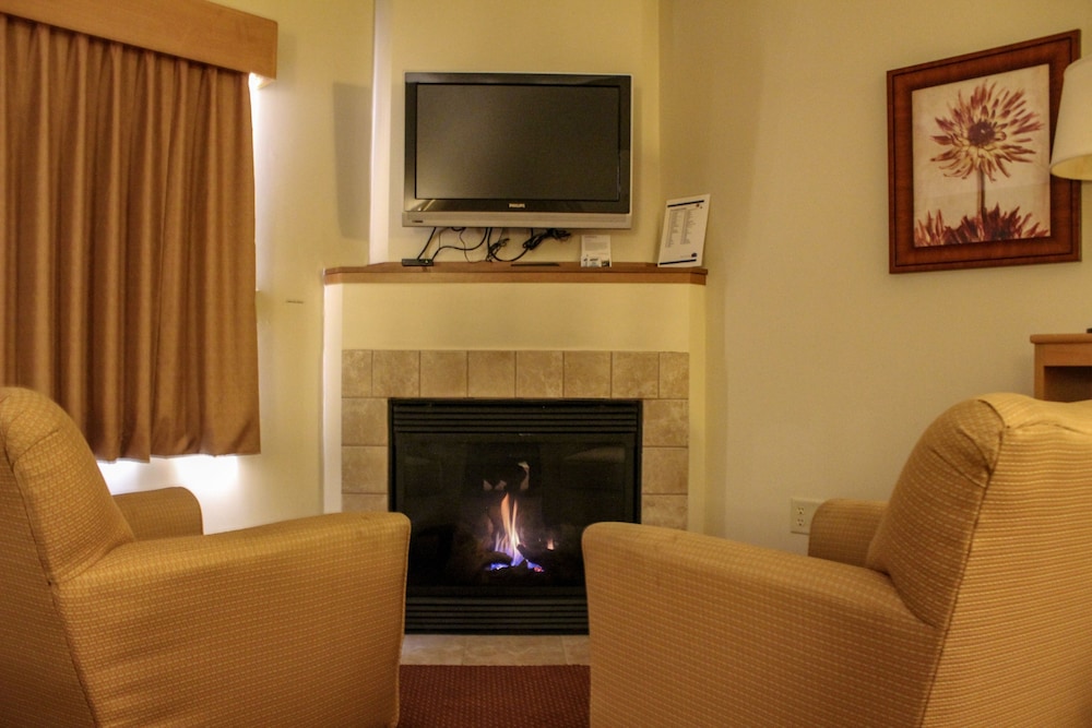 AmeriVu Inn & Suites Waconia - photo 5