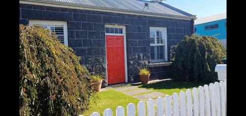 Youngs Cottage — 4-Star Luxury Hotel in Port Fairy, Australia