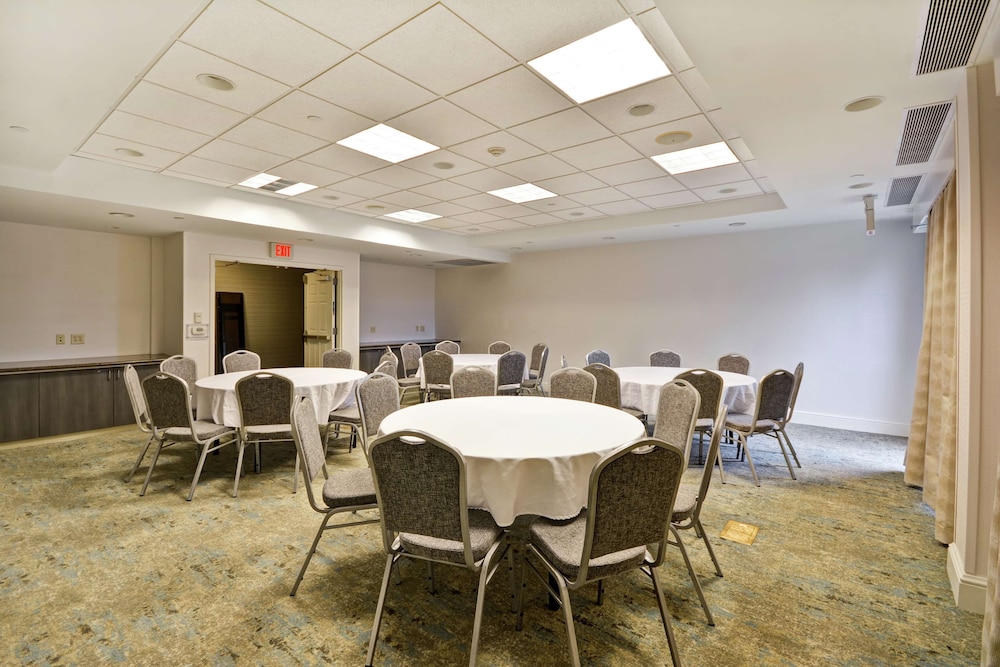Hilton Garden Inn Ridgefield Park - photo 23