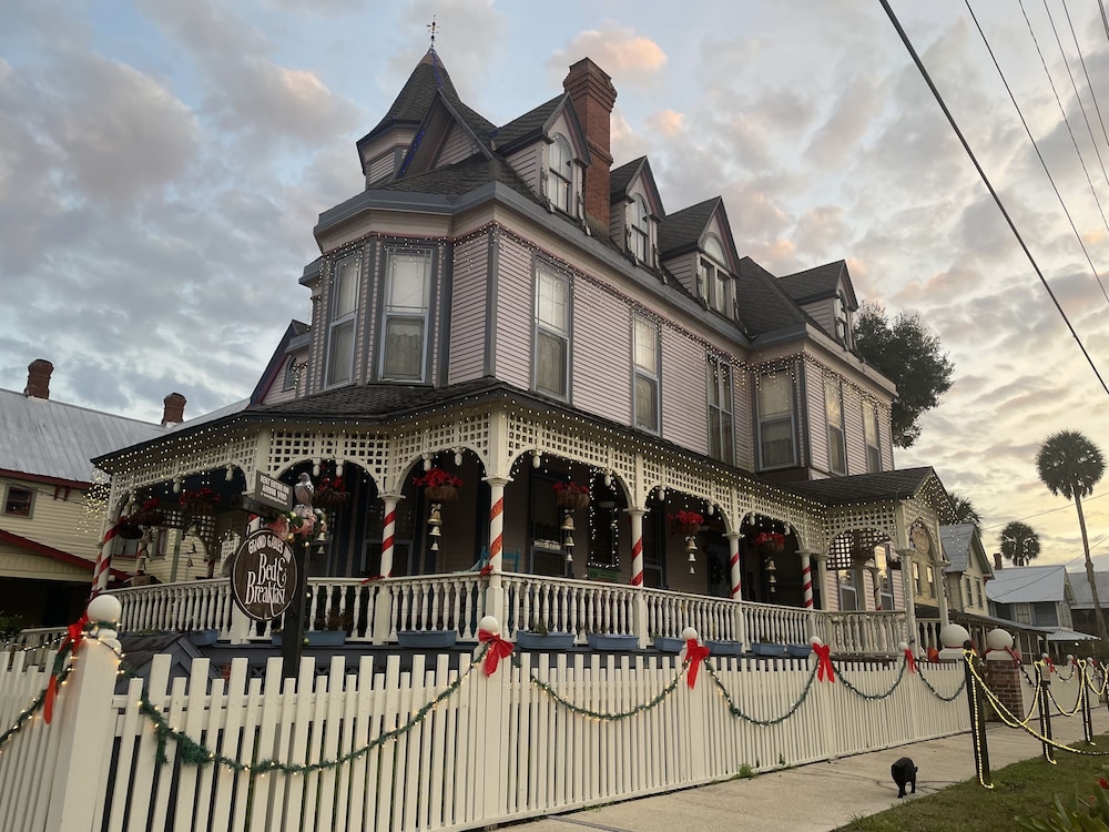 Grand Gables Inn Bed & Breakfast - photo 32
