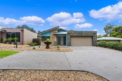 Stirling Escape Spacious Family Retreat in Metung, Australia