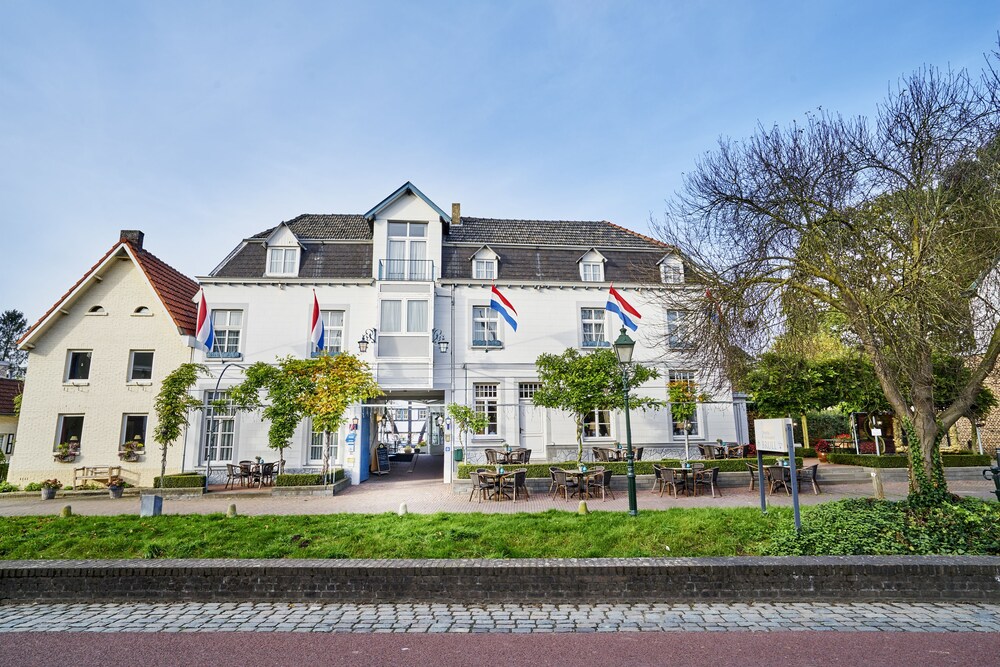 Saillant Hotel Brull — Mechelen