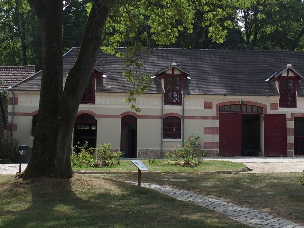 Le Studio de la Bergerie — hotel in Chateaufort