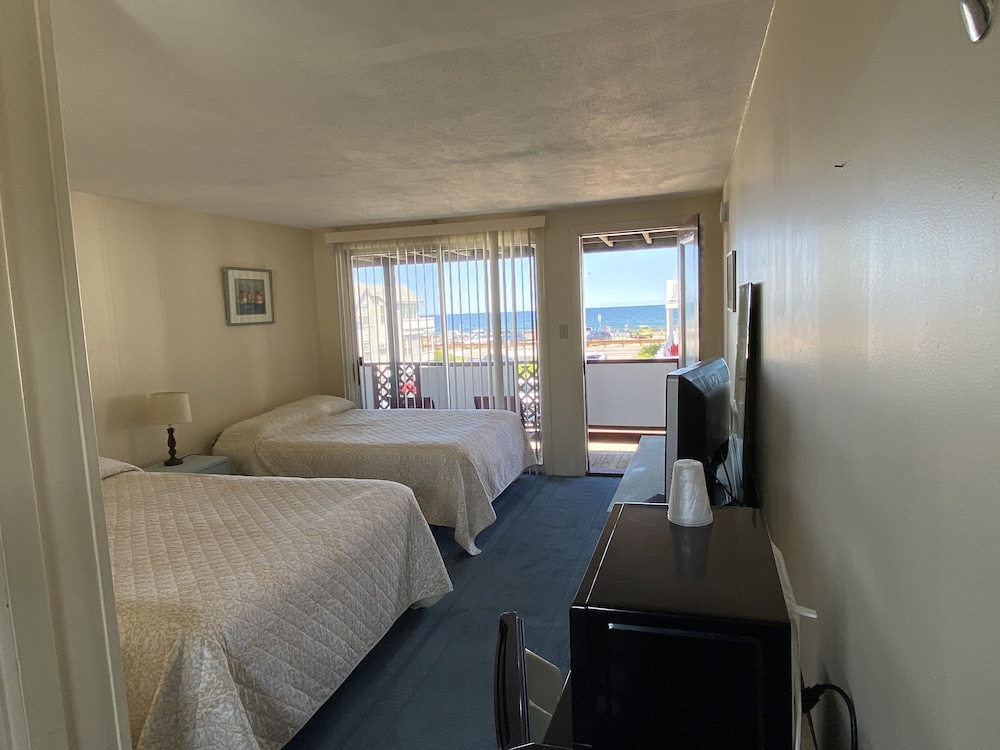 Grand View Motel - photo 11