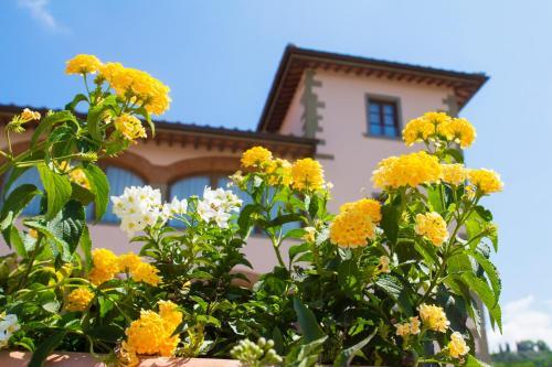 Villa Casaforte — 4-Star Luxury Hotel in Loro Ciuffenna, Italy