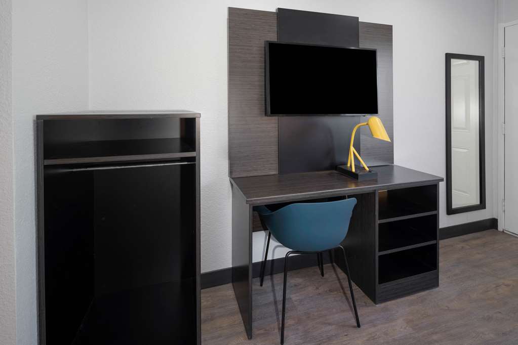 Motel 6 Fontana CA - photo 18