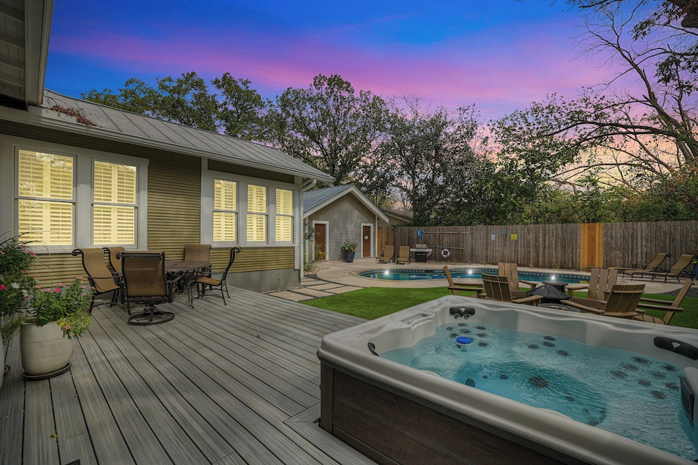 Heart of Fredericksburg With Pool Hot tub&grill - photo 30