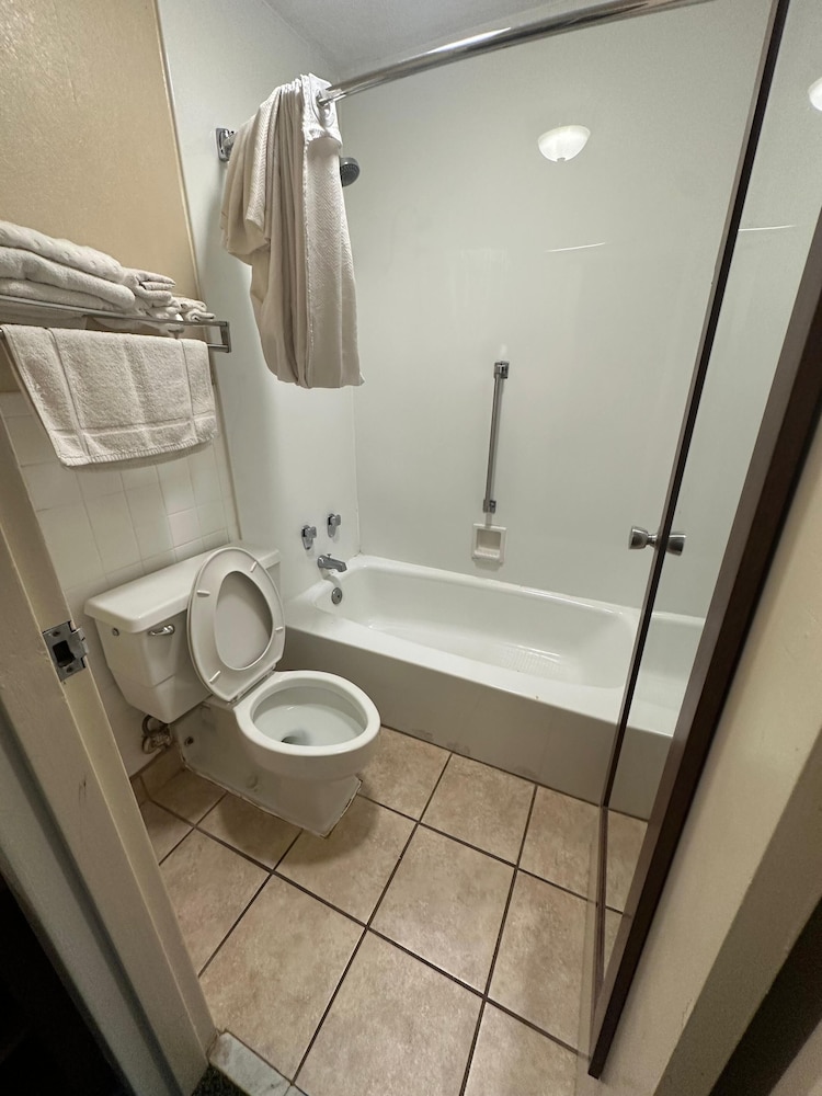 Hotel Red Rose by Townhouse Covington I 64 - photo 53