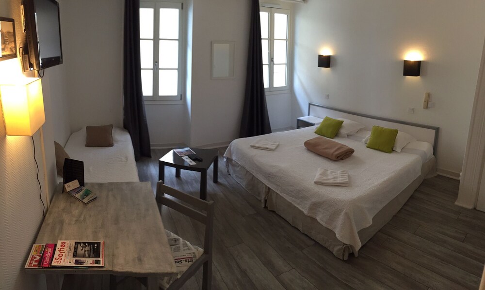 Le Petit Hôtel - last minute hotel in Biarritz