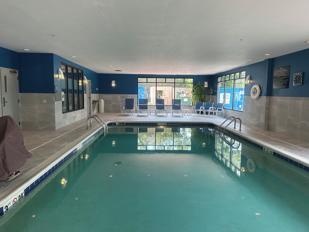 Hampton Inn Bridgeport Clarksburg - photo 31