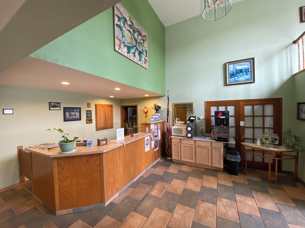 Plymouth Suites Hotel - photo 2