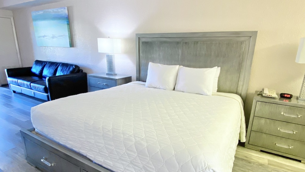 Royal Inn Hotel - photo 9