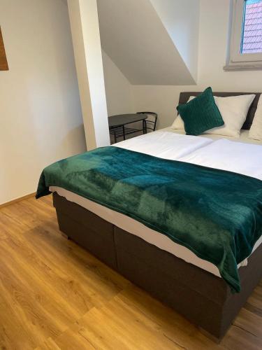 Perfect for 2 8 min 2 Downtown — hotel near Salzburg Airport