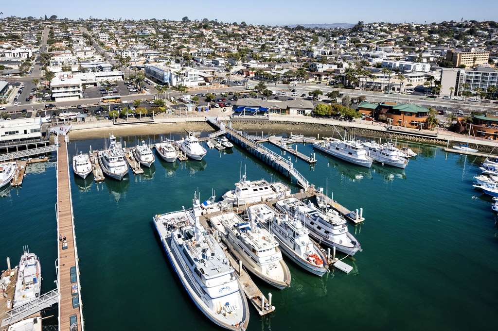 Comfort Inn San Diego Airport At The Harbor - photo 10