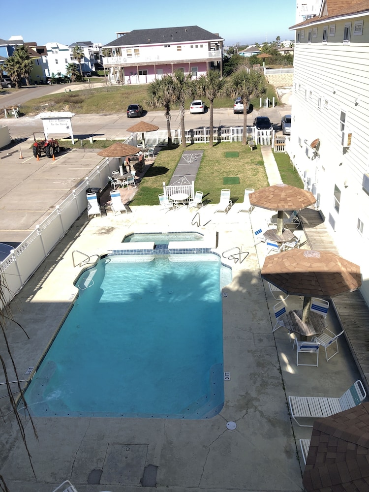 Beachgate CondoSuites & Motel - photo 143