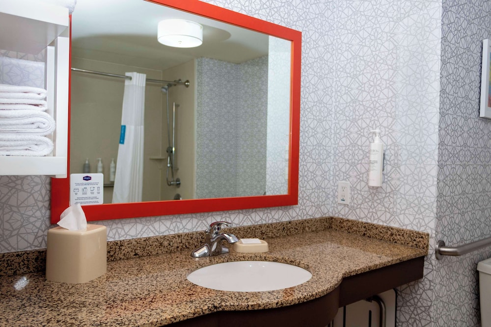 Hampton Inn & Suites Riverton - photo 41
