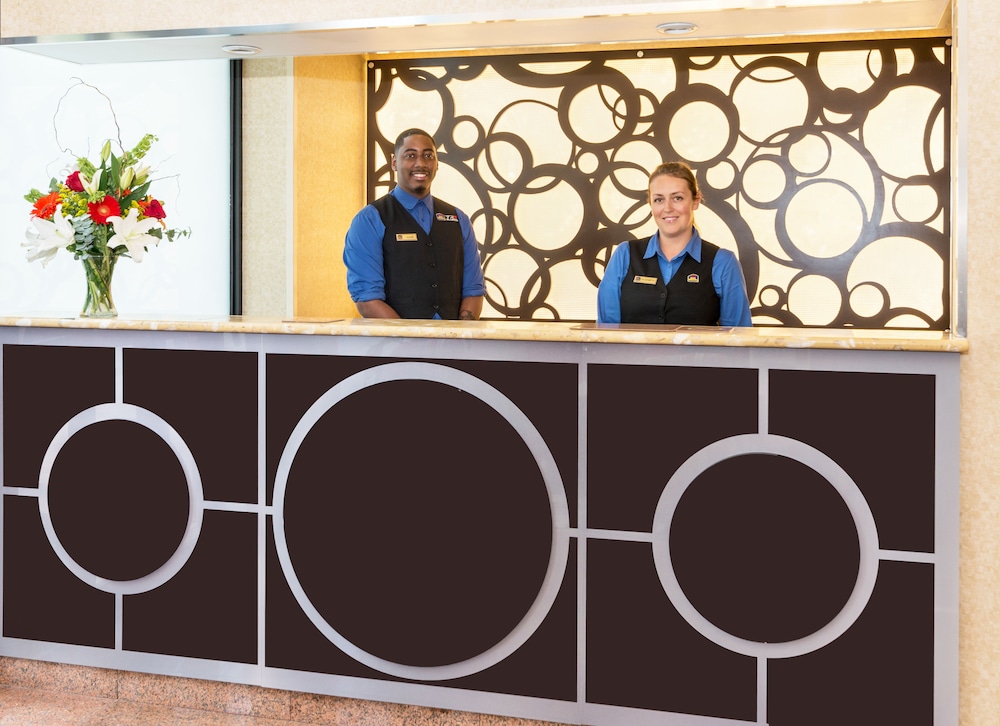 Best Western Plus Arena Hotel - photo 2