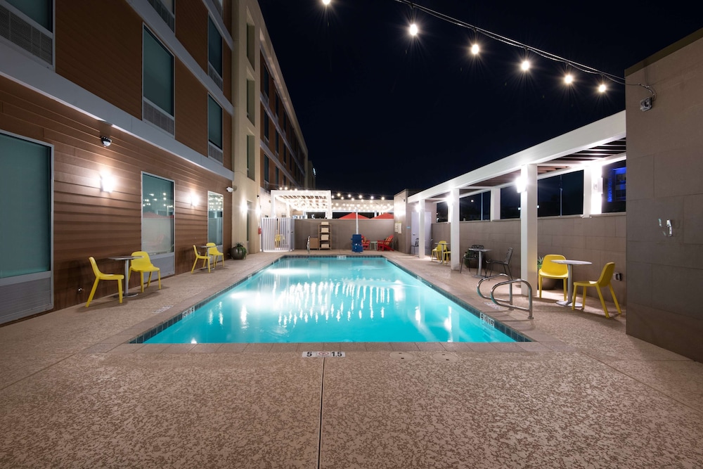 Home2 Suites by Hilton Phoenix Airport North AZ - photo 28