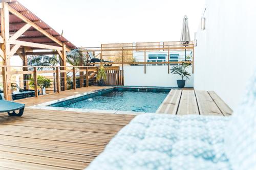 Villa Corail Azur F3 Grand Bois Proche Du Chu — 4-Star Luxury Hotel in Saint-Pierre, Réunion