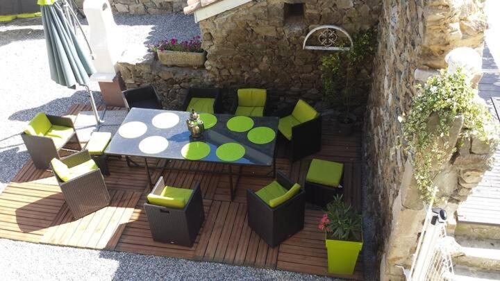 Gite du Chateau — 4-Star Luxury Hotel in None, France