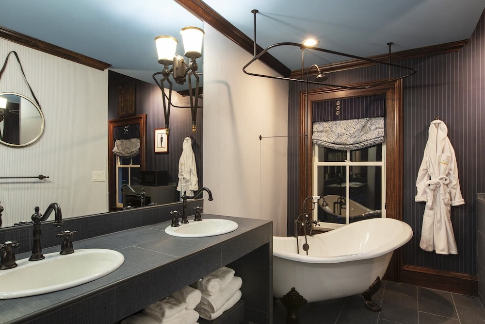 The Roxbury - photo 239