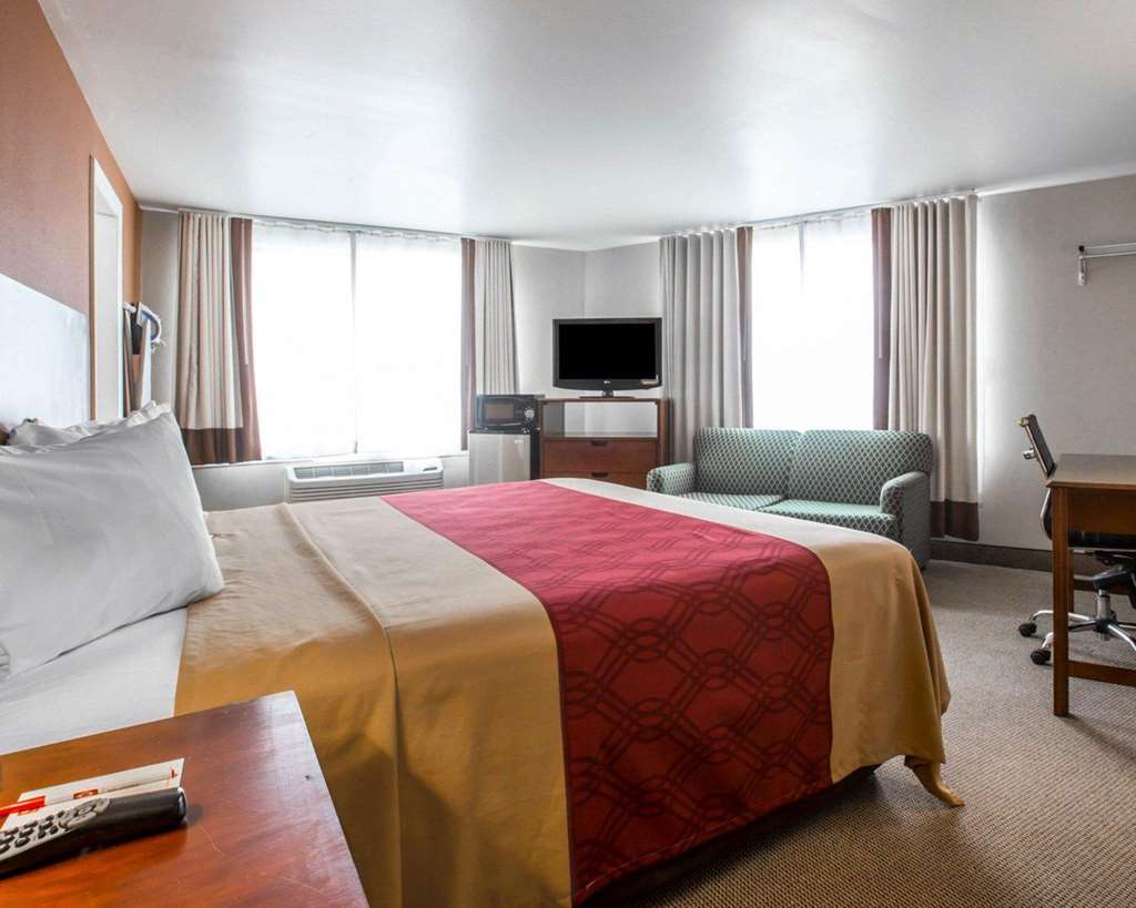 Econo Lodge Lake Region - photo 12