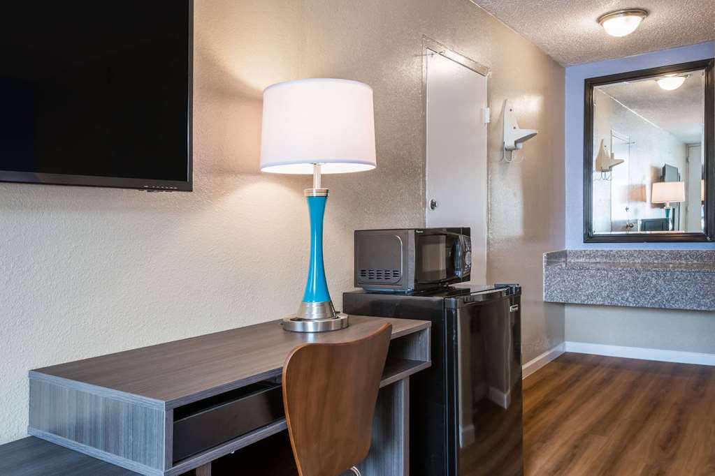 Super 8 by Wyndham Hardeeville Savannah North - photo 18