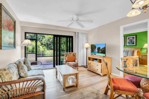 First Floor Deluxe Condo — 4-Star Luxury Hotel in Naples, United States