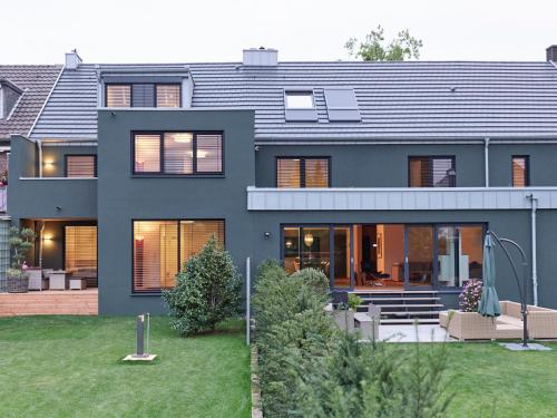 B26 Apartments Unterwegs zu Hause — 4-Star Luxury Hotel in Willich, Germany