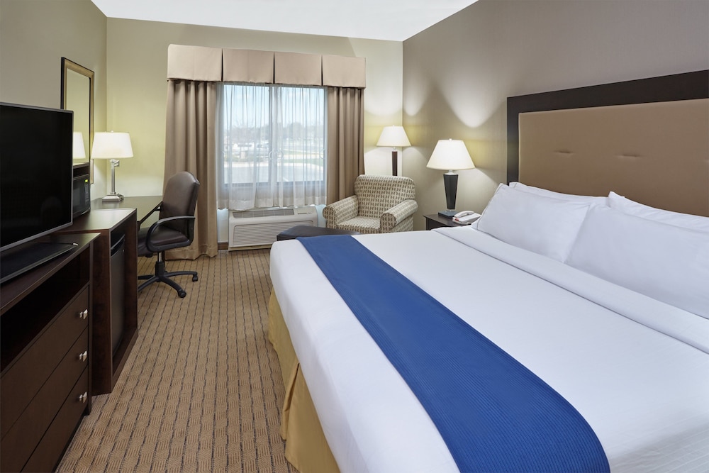 Holiday Inn Express Hotel & Suites Madison Verona by IHG - photo 28