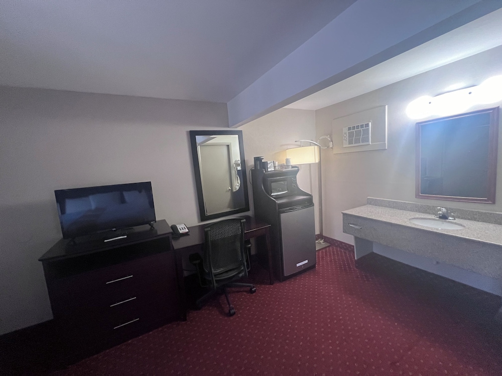 Rodeway Inn & Suites Hershey Chocolate Avenue - photo 16