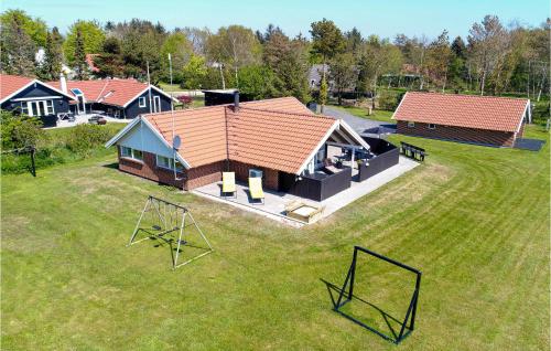 Four Bedroom Holiday Home In Blavand — 4-Star Luxury Hotel in Varde, Denmark